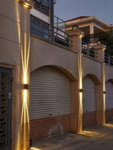 Stralux Beam IP65 Wandlamp – Minimalistische LED Buitenlamp met Smalle Lichtbundel voor Gevel, Tuin & Terras