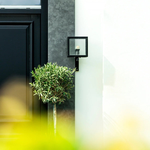 Buitenlamp Loosdrecht – Moderne Zwarte RVS Wandlamp met E27 Fitting