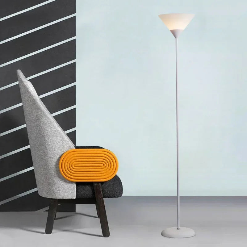 LumiArc LED Vloerlamp – Minimalistisch Design voor Stijlvolle Verlichting