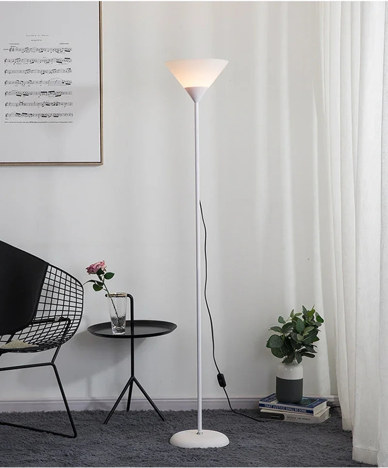 LumiArc LED Vloerlamp – Minimalistisch Design voor Stijlvolle Verlichting
