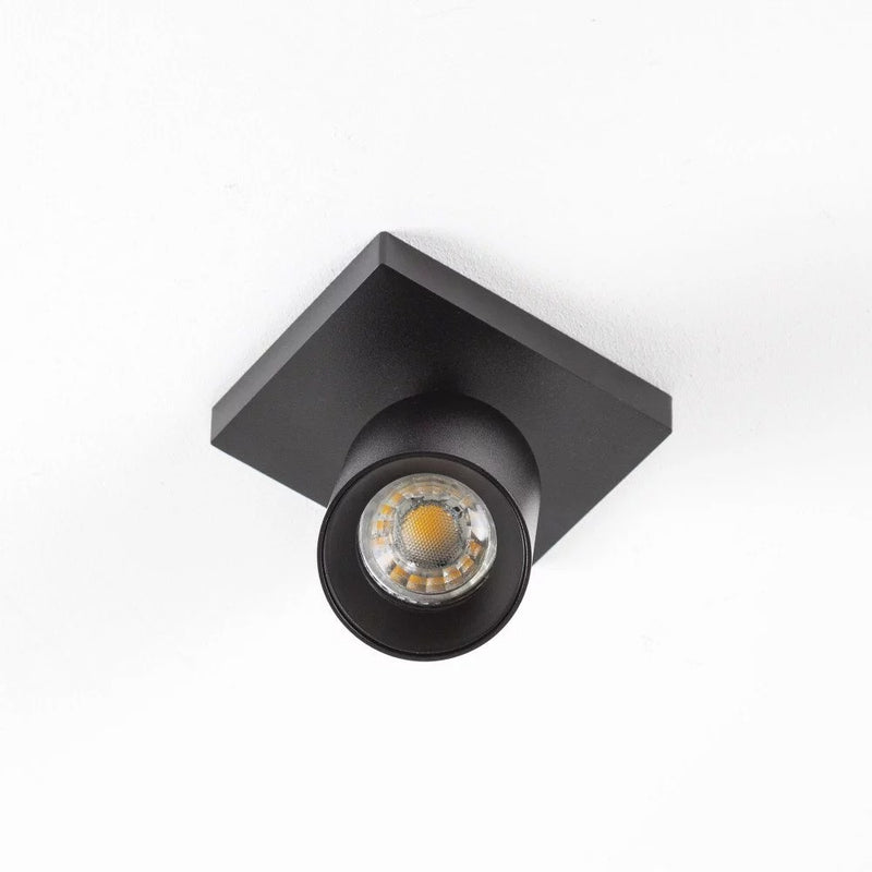 Mila 1 Zwarte Opbouwspot – Verstelbare Plafondlamp/Spot met Verwisselbare Inbouwhuls